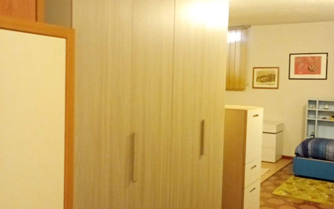 OFFERTA SPECIALE Armadio 4 ante e cassetti